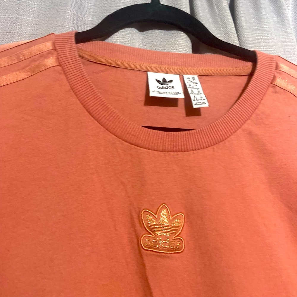 ADIDAS WOMENS SHORT SLEEVE T-SHIRT IN PINK 💗SIZE: 2X